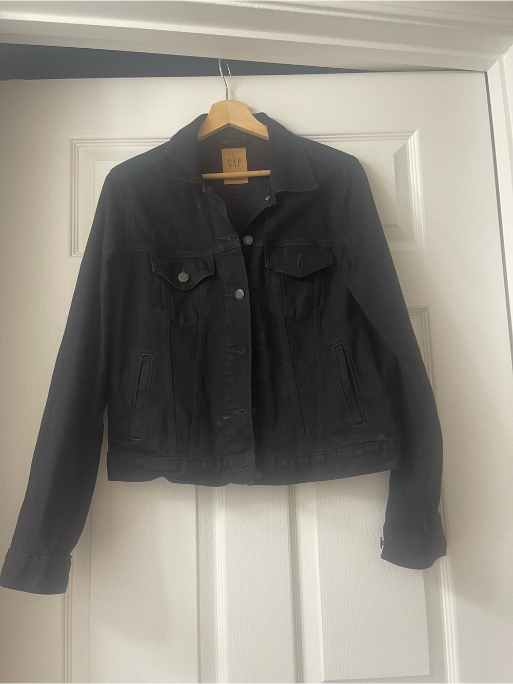 GAP Black Denim Jacket - Classic Trucker
